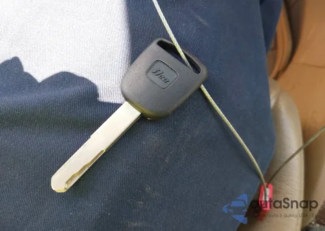 2006 Honda Accord 3.0 Ex z USA, uszkodzony, nr VIN 1HGCM66866A019285